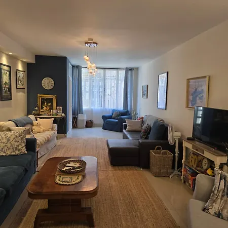 Characterful Townhouse In Beautiful * Monségur