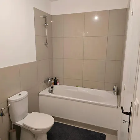 Characterful Townhouse In Beautiful *