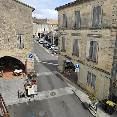 Characterful Townhouse In Beautiful Semesterbostad