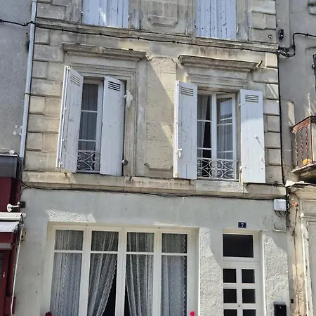 Characterful Townhouse In Beautiful *