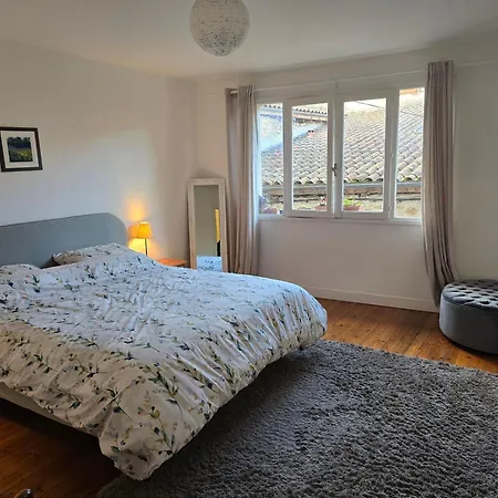 Semesterbostad Characterful Townhouse In Beautiful Monségur